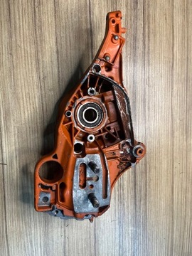 HUSQVARNA 562 XP KARTER POŁÓWKA SILNIKA PRAWA PODSTAWA MOCOWANIE SILNIKA OR