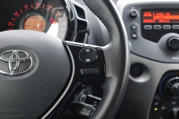 Toyota Aygo I Hatchback 5d Facelifting 1.0 VVT-i 68KM 2014 Toyota Aygo 1.0 VVT-i, Salon Polska, zdjęcie 17