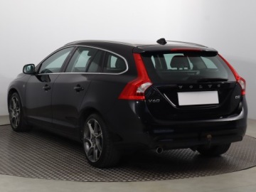 Volvo V60 I Kombi Facelifting 2.0 D2 DRIVE-E 120KM 2015 Volvo V60 D2 2.0, Serwis ASO, Skóra, Navi, Klima, zdjęcie 3