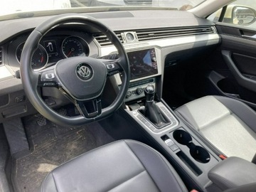 Volkswagen Passat B8 Variant 2.0 TDI BlueMotion SCR 150KM 2018 Volkswagen Passat B8 2.0-150KM 2018, zdjęcie 4