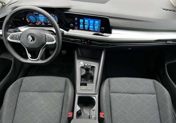 Volkswagen Golf VIII Hatchback 1.5 TSI EVO 130KM 2021 Volkswagen Golf Life Pakiety, ACC, Podgrzewane fotele, Podgrzewana kierow, zdjęcie 3