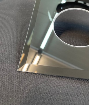 Стеклянная крышка для розетки-контакта