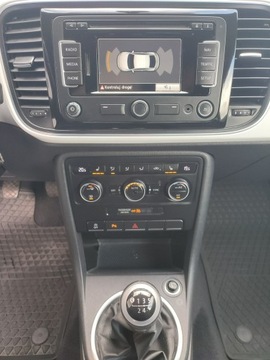 Volkswagen Beetle Hatchback 3d 1.6 TDI 105KM 2015 Volkswagen Beetle bezwypadkowy wyposażen, zdjęcie 21