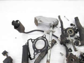 Болты + шайбы + крышки и т.д. Yamaha YZF 125 R, 08r