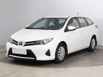 Toyota Auris II Touring Sports Facelifting 1.6 Valvematic 132KM 2015 Toyota Auris 1.6 Valvematic, Salon Polska, zdjęcie 1