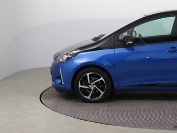 Toyota Yaris III Hatchback 5d Facelifting 2017 1.5 Dual VVT-iE 111KM 2020 Toyota Yaris 1.5 Dual VVT-i, Salon Polska, zdjęcie 14
