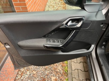 Peugeot 2008 I SUV Facelifting 1.2 PureTech 82KM 2019 Peugeot 2008 1.2 benzyna 83 KM zarejestrowany w PL zadbany mozliwa zam, zdjęcie 18