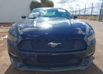 Ford Mustang VI Convertible 3.7 V6 304KM 2016 Ford Mustang 2016r., V6, 3.7L, od ubezpieczalni 3.7 Benzyna 304KM, zdjęcie 2