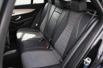 Mercedes Klasa E W213 Kombi Plug-in Facelifting 2.0 E300de 306KM 2020 Mercedes E E 300 de, 301 KM, Automat, Skóra, Navi, zdjęcie 22