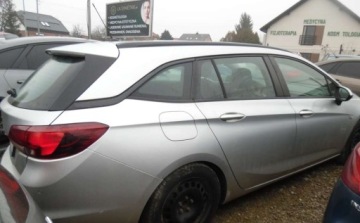 Opel Astra K Sports Tourer 1.6 CDTI 110KM 2019 Opel Astra 2019r, Salonowa, 1.6 CDTI. Uszkodzony lewy bok. VAT 23 1.6, zdjęcie 2