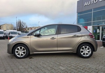 Peugeot 208 I Hatchback 3d 1.2 VTI 82KM 2014 Peugeot 208 1,2 82KM - Active - salon PL, bezwypadkowy 1.2 Benzyna 82KM, zdjęcie 3