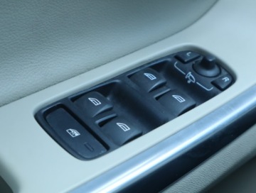 Volvo XC60 I SUV Facelifting 2.0 D4 DRIVE-E 181KM 2015 Volvo XC60 D4, Salon Polska, Serwis ASO, 178 KM, zdjęcie 16