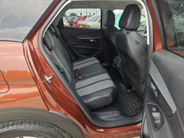 Peugeot 3008 II Crossover 1.2 PureTech 130KM 2018 Peugeot 3008 1,2 benzyna 130KM nawigacja Allure, zdjęcie 6