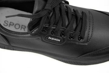 Кроссовки Adidas легкие 38/23,9см без рисунка, черные