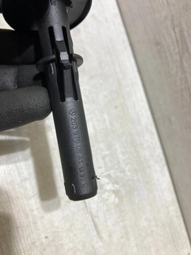 MERCEDES-BENZ C W203 2006 VODÍTKO PODHLAVNÍK SEDADLO PŘEDNÍ