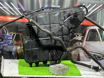 BMW OE 8610819 NÁDOBKA VYROVNÁVACÍ