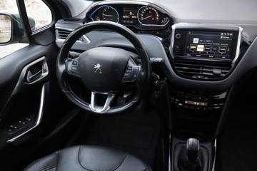 Peugeot 2008 I SUV Facelifting 1.2 PureTech 110KM 2017 Peugeot 2008 1.2 PureTech, Salon Polska, zdjęcie 6