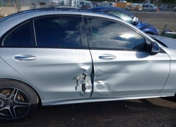 Mercedes Klasa C W206 2021 Mercedes-Benz Klasa C 2021, 2.0L, 4x4, od ubezpieczalni, zdjęcie 2