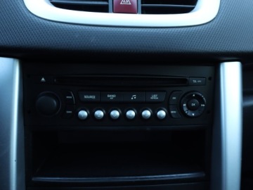 Peugeot 207 SW 1.6 HDi FAP 92KM 2011 Peugeot 207 1.6 HDi, HAK, Klima,ALU, zdjęcie 12