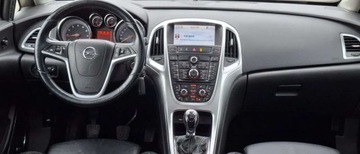 Opel Astra J Hatchback 5d 1.6 Turbo ECOTEC 180KM 2009 Opel Astra Opel Astra 1.6 Turbo Cosmo 1.6 Benzyna 180KM, zdjęcie 12