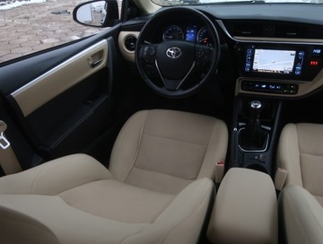 Toyota Corolla XI Sedan 1.6 Valvematic 132KM 2016 Toyota Corolla 1.6 Valvematic, Salon Polska, zdjęcie 6