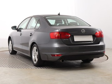 Volkswagen Jetta V 1.6 TDI-CR 105KM 2010 VW Jetta 1.6 TDI, Klima, Klimatronic, Tempomat, zdjęcie 3