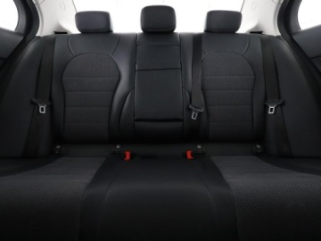 Mercedes Klasa C W205 Limuzyna 180 156KM 2018 Mercedes C 180 automat półskóra klima auto, zdjęcie 17