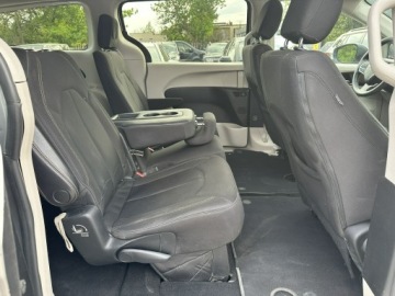 Chrysler Pacifica II 3.6 V6 291KM 2018 Chrysler Pacifica 3.6 benzyna/Automat/8 miejsc/Fak, zdjęcie 33