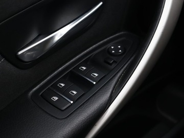 BMW Seria 3 F30-F31-F34 Touring Facelifting 1.5 318i 136KM 2017 BMW 3 318 i, Salon Polska, Automat, Navi, Klima, zdjęcie 17