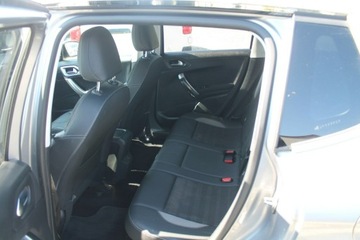 Peugeot 2008 I SUV Facelifting 1.2 PureTech 110KM 2018 Peugeot 2008 ROK 2018 POJ 1199 110 KM, zdjęcie 9