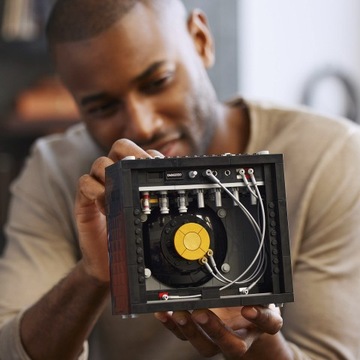 LEGO - IDEAS - GITARA FENDER STRATOCASTER - 21329