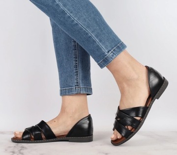 Czarne eleganckie sandały płaskie z zakrytą zabudowaną piętą Jezzi r.38