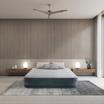 Большая двухместная кровать с надувным матрасом Intex и насосом