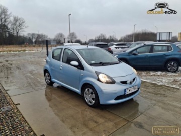 Toyota Aygo I Hatchback 3d 1.0 VVT-i 68KM 2005 Toyota Aygo 1,0 klima wspomaganie elektryka radio zarejestrowany Benzyna, zdjęcie 3