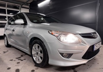 Hyundai i30 I CW Facelifting 1.4 DOHC 109KM 2012 Hyundai i30 wszystko dzial navipelna ele 1.4 Benzyna 109KM, zdjęcie 2