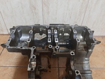 НИЖНИЙ РОЛИК БЛОК ДВИГАТЕЛЯ HONDA CBR 1000F