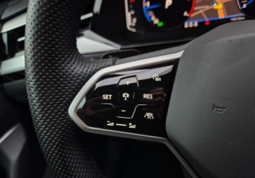 Volkswagen Arteon Fastback Facelifting 2.0 TDI 200KM 2023 Volkswagen Arteon R-Line 2.0TDI 200KM DSG LED Kamera 4.Podgrzew.Fot Tempom, zdjęcie 20