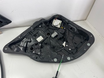 Mercedes GLC X253 C253 Боковые Обшивка двери ЛЕВАЯ