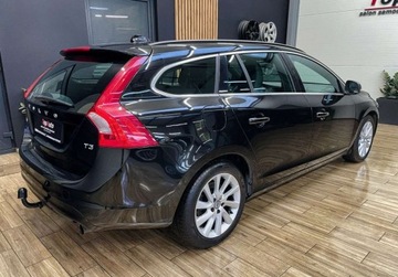 Volvo V60 I Kombi Facelifting 2.0 T3 DRIVE-E 152KM 2016 Volvo V60 T3 152KM SKORA BEZWYPADKOWY navi MANUAL gwarancja 2.0, zdjęcie 6