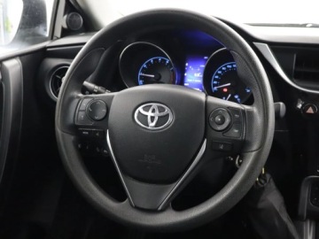 Toyota Auris II Touring Sports Facelifting 1.6 Valvematic 132KM 2018 Toyota Auris 1.6 Valvematic, Salon Polska, zdjęcie 17