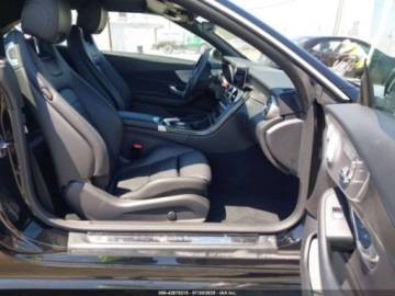 Mercedes Klasa C W206 2021 Mercedes-Benz Klasa C 300 4Matic 2021 2.0l 2.0 Benzyna 255KM, zdjęcie 9