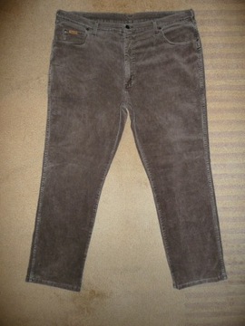 Spodnie sztruksowe WRANGLER W42/L32=55,5/111cm