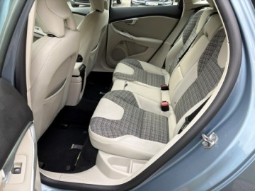 Volvo V40 II Hatchback Facelifting 2.0 D2 120KM 2016 Volvo V40 2.0 D2 Full LED Podgrzewane fotele, zdjęcie 12
