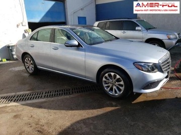 Mercedes Klasa E W213 2018 Mercedes-Benz Klasa E 2018, 2.0L, 4x4, od ubez...