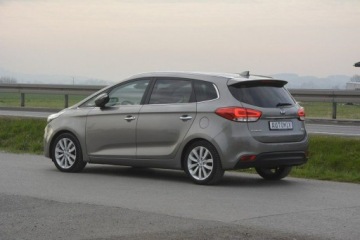 Kia Carens IV Minivan 1.7 VGT CRDi 141KM 2016 Kia Carens 1.7CRDI 7 osobowy nawi kamera skóra, zdjęcie 4