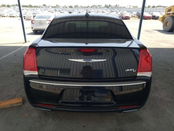 Chrysler 300C II 2017 Chrysler 300C Platinum 2017 5.7l 5.7 Benzyna 363KM, zdjęcie 2
