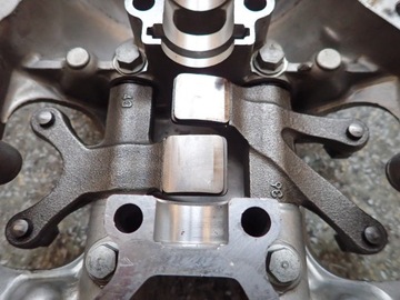 Крышка ГБЦ Задние рычаги Распредвалы Толкатели Kawasaki KFX 700