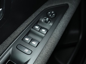 Peugeot 3008 II Crossover 1.2 PureTech 130KM 2019 Peugeot 3008 1.2 PureTech, Salon Polska, zdjęcie 17