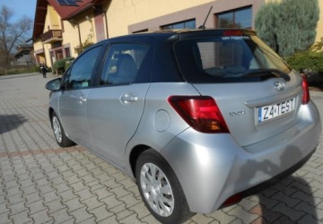 Toyota Yaris III Hatchback 5d Facelifting 1.0 VVT-i 69KM 2014 Toyota Yaris Toyota Yaris III BenzynaLPG 70KM, zdjęcie 5