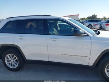 Jeep Grand Cherokee V 2023 Jeep Grand Cherokee 2023 Jeep Grand Cherokee Laredo 4x4 3.6 Benzyna 293KM, zdjęcie 5